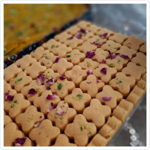 شیرینی نخودچی با جعبه کریستالی ،۵۵۰ گرمی